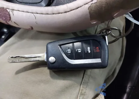 2020 Toyota Corolla Le z USA, uszkodzony, nr VIN JTDEPRAE5LJ008514